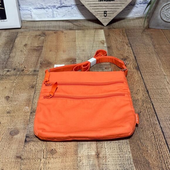 NWT Vera Bradley Triple Zip Hipster In Orange Bell Pepper - Picture 5 of 14